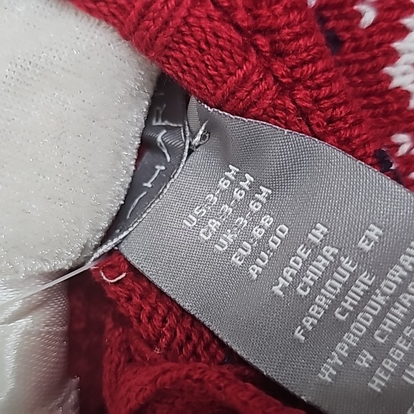 5/25 ❤️ Tahari Baby Holiday Onesie with Matching Hat - Picture 4 of 4